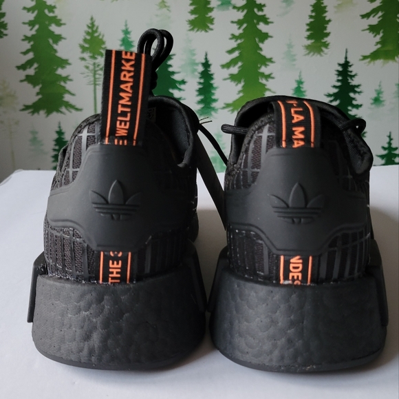 NEW 9.5 Mens NMD_R1 Addidas Shoes. - Picture 2 of 14